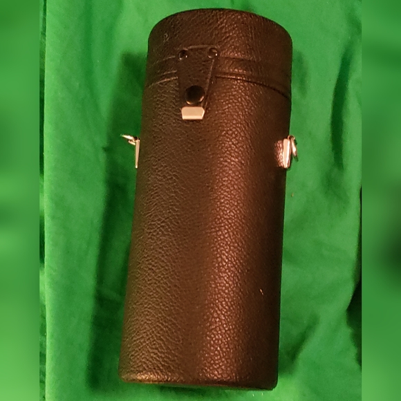 Soligor 75-250mm f4.5 zoom and macro lens with Olympus OM mount with case - Picture 2 of 5